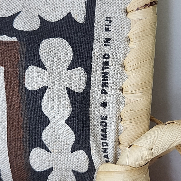 Handmade weaved large straw Fiji beach bag - Picture 16 of 16